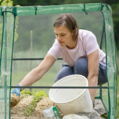 Relaxdays, Serre Avec Bâche, Deux Portes, Toit Pointu, Abri En PE, H X L X P : 90 X 180 X 90 cm, Vert 10 Relaxdays, Serre Avec Bâche, Deux Portes, Toit Pointu, Abri En PE, H X L X P : 90 X 180 X 90 cm, Vert -France Serre de jardin Soldes 2022 61314341 4